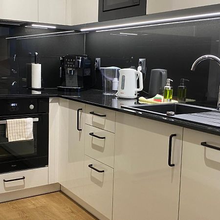 Apartamenty Magia Z Bezplatnym Parkingiem I Klimatyzacja Rzeszów Zewnętrze zdjęcie